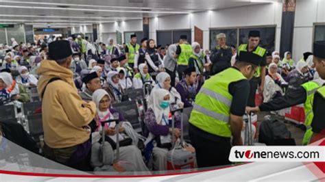 Menag Yaqut Dan Dubes Arab Saksikan Keberangkatan Kloter Pertama Jamaah