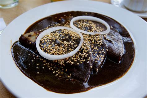 Disfruta Del Delicioso Mole De Oaxaca Y Saborea Su Historia