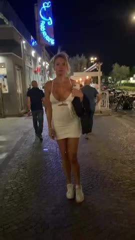 Irresistible I Love To Be Seen Naked F Scrolller