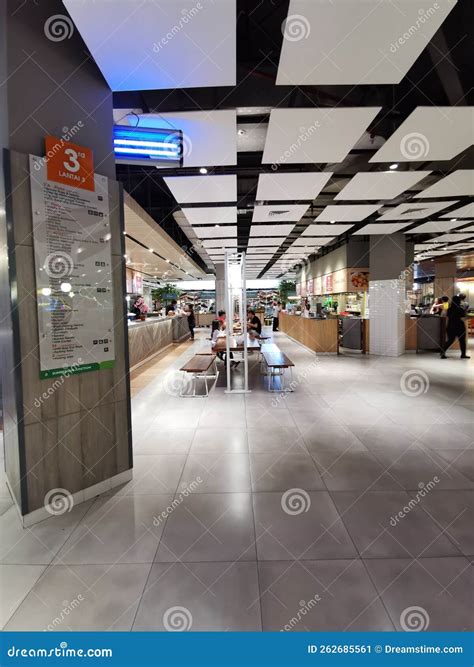 Foodcourt at Mall editorial photo. Image of architecture - 262685561