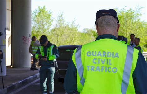 Multa por conducir sin carné de cuánto es y cuántos puntos se pierden