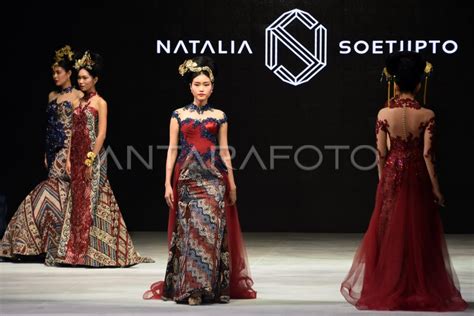 Surabaya Fashion Parade Antara Foto