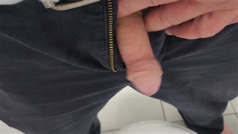 在城里撒尿 Pornhub Gay