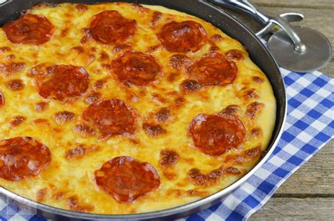 Pizza Cu Chorizo Si Mozzarella Caietul Cu Retete