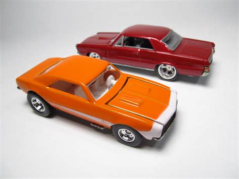 Hot Wheels Ultra Hots Pontiac GTO Camaro