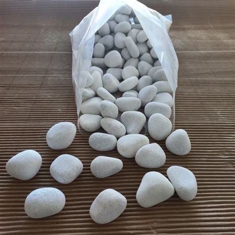 Snow White Natural Tumbled Sandstone Pebble Stone For Wall Cladding And