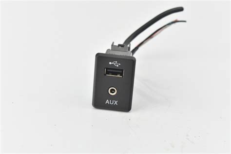 GNIAZDO AUX USB PANEL QASHQAI J11 NOTE E12 X TRAIL 12710882564