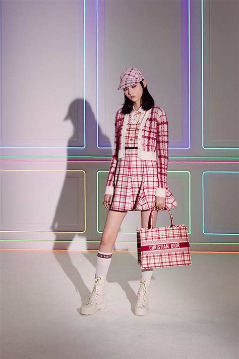 See The Dior Fall 2021 Looks Inspired By Jisoo