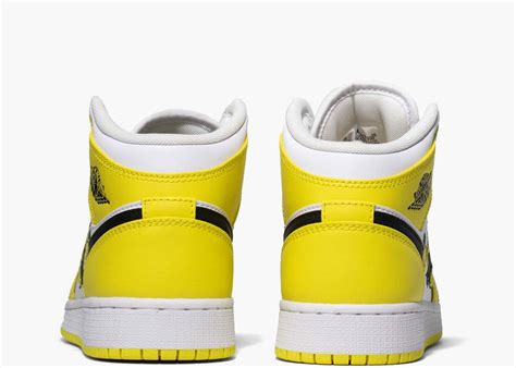 Sold Jordan 1 Mid Dynamic Yellow Munimorogobpe