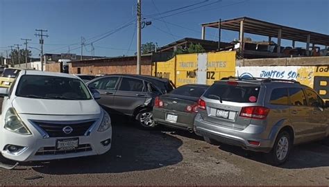 Trailero Se Lleva De Corbata Veh Culos En La Salida A Chihuahua