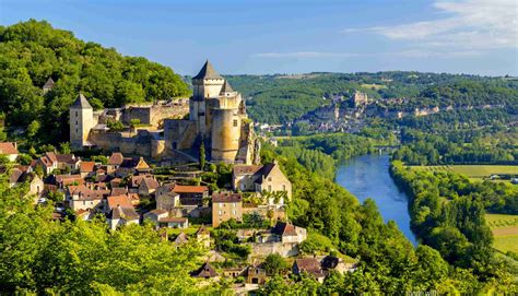 Trails And Hilltop Villages Of The Dordogne Valley The Natural Adventure