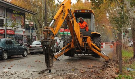 AVANZAN LAS OBRAS DE BACHEO Y MEJORAMIENTO VIAL EN MONTE GRANDE