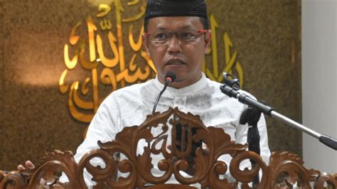 Kepala Kemenag Soppeng Ceramah Tarwih Malam Pertama Di Masjid Agung