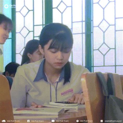 Nữ sinh trong clip quay lén đang siêu hot Cái máy tính bấm hoài không