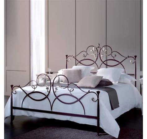 Кованая кровать Изандоро – купить в магазине кованых кроватей на заказ