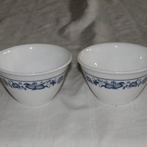 Set Of Corning Corelle Old Town Blue Pattern Hook Style Coffee Cups