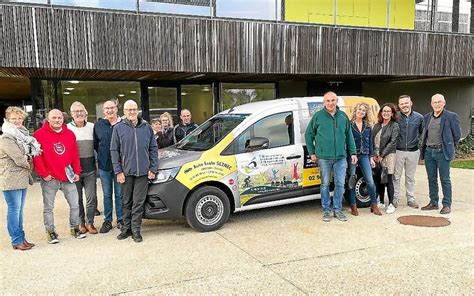 La Commune De Saint Evarzec Sest Dot E Dun V Hicule De Service