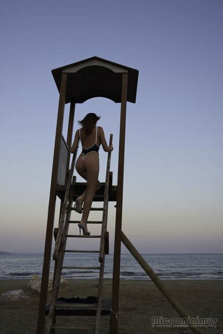 Bikini Model Wiesi Ai Enhanced Heels On Beach Topaz Enhance X Porn Pic