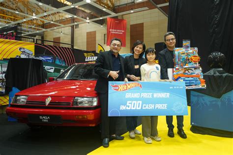 9 Year Old Malaysian Girl S Art To Be Featured On Special Edition Hot Wheels Proton Saga