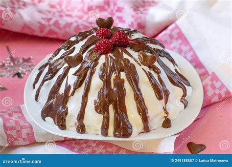 Bolo De Chocolate Tradicional Torta Pancho Da Europa Oriental Imagem De