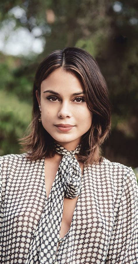 Nathalie Kelley Actress Unreal Born In Peru To A Peruvian Mother And