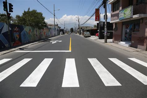 Obras Quito On Twitter Adem S Reforzamos La Seguridad Vial Del Sector