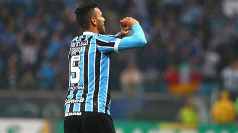 Em 2013 Grêmio bateu no Santos em plena Arena e se classificou na Copa