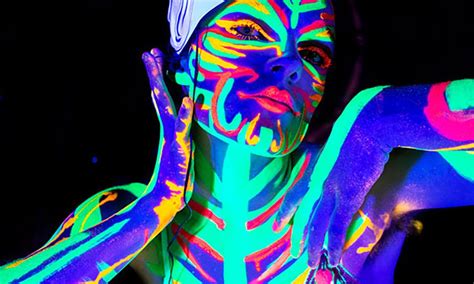 Get Creative With Over Off Neon Naked Life Drawing Classes In London