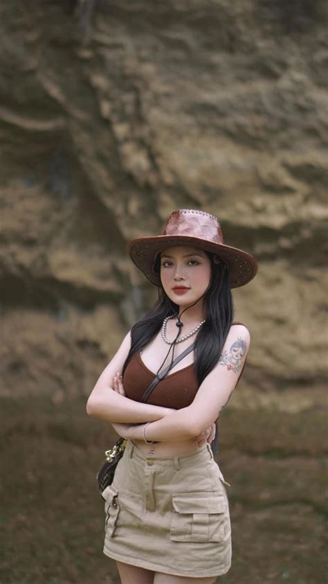 Cho cô gái ngủ nhờ một đêm chàng trai Nùng cưới được vợ hot girl