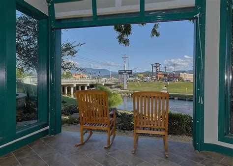 THE INN ON THE RIVER, PIGEON FORGE