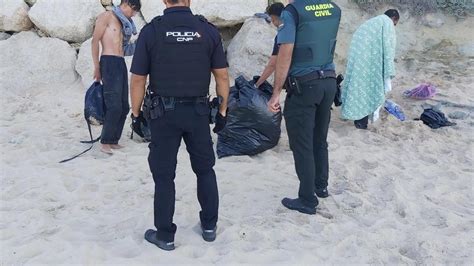 Encuentran el cadáver de un migrante a la deriva en Cádiz y procuran a