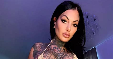 Tattoo Model Ditches Top And Rocks Thong In Near Naked Clip To Flaunt Inkings Daily Star