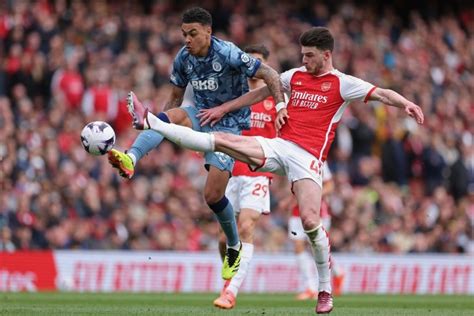 Premier League Leaders Arsenal Hope For Man City Slip Up In Title Race