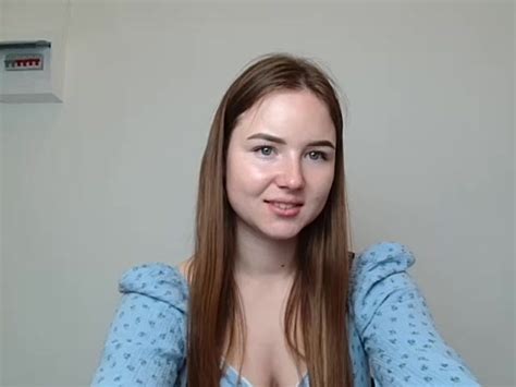 HelennRed Nude Stripping On Webcam For Live Sex Video Chat InTheCrack