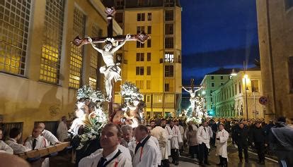 La Processione Del Venerd Santo A Savona Il Corteo Dei Mila