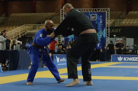 Watch Demetrious Johnson Grapple Beat 6 3 248 Pound Foe In Jiu Jitsu Tournament Mma Fighting