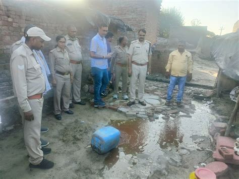 2 Liquor Smugglers Arrested In Badaun 1 Thousand Liters Of Lahan Was Also Found Two Smugglers