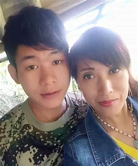 40歲婦女的二婚丈夫才19歲，兩人站一起像母子，婚後男孩很很黏她 每日頭條