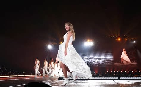 Fans React To Taylor Swift Seemingly Doing Swag Surfin Dance During