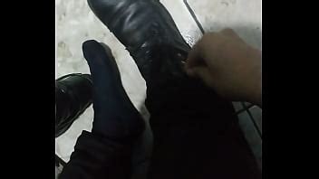 Quitarse Las Botas Con Olor A Pies XVIDEOS