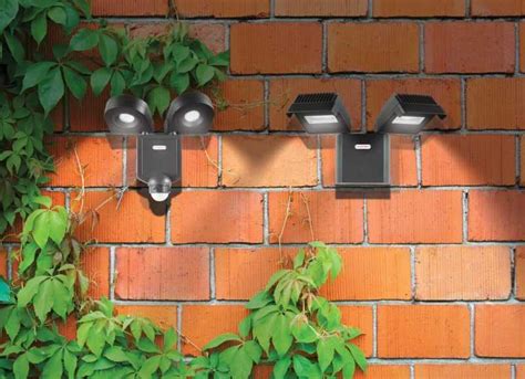 Уличный светодиодный светильник с датчиком движения