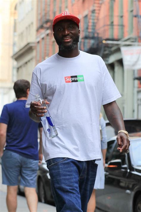 Tu Es Parti Trop Loin Trop Jeune Mort De Virgil Abloh Carla Bruni