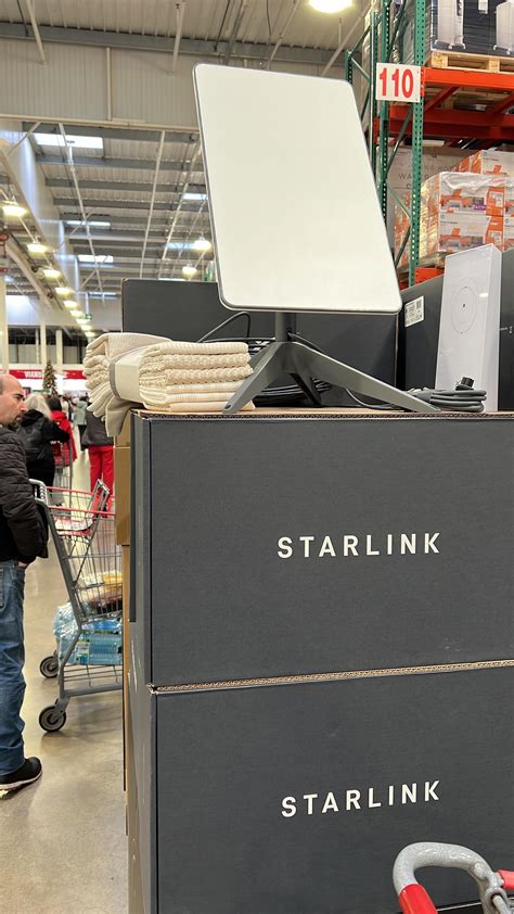 Starlink in Costco Paris. : r/Costco