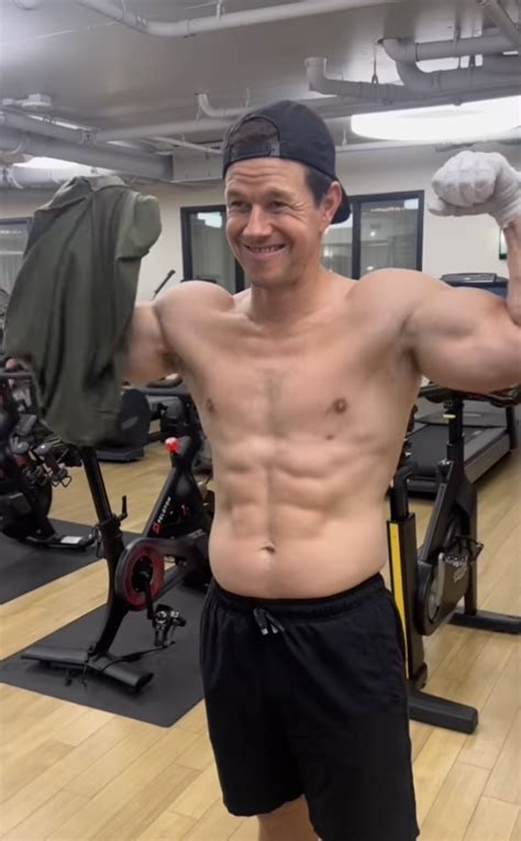 Mark Wahlbergs Diet Workout Plan Man Of Many 41 Off