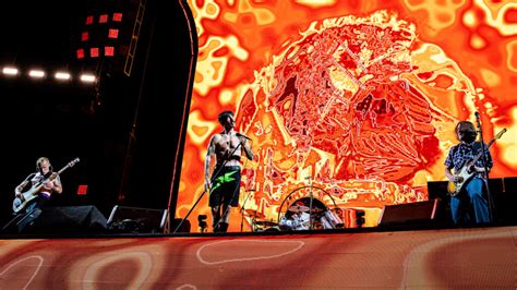 Red Hot Chili Peppers Receive Global Icon Award At MTV VMAs The Rock Revival