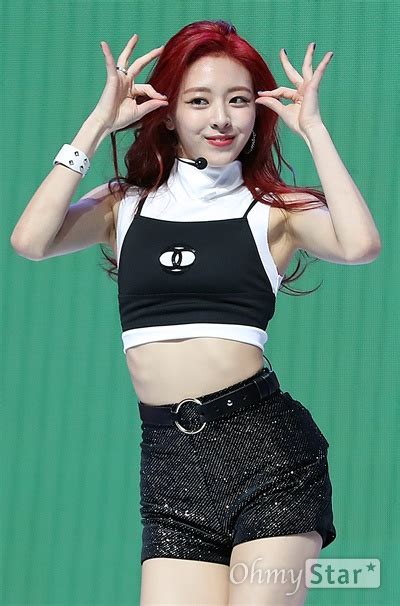 Itzy 유나 막내의 틴크러쉬 오마이포토