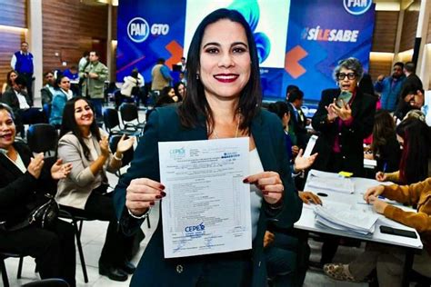 Lorena Alfaro Se Registra Como Precandidata Del PAN A Alcaldesa De