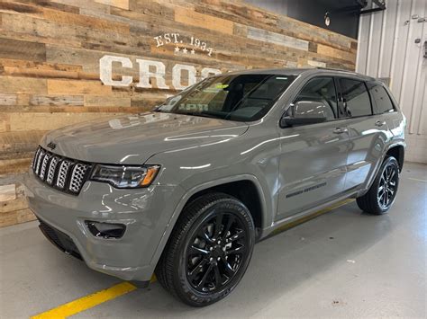 New 2020 Jeep Grand Cherokee Altitude With Navigation