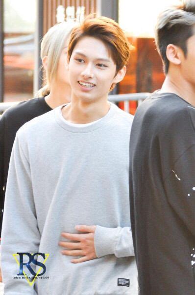 Captivating Image Of Wen Junhui