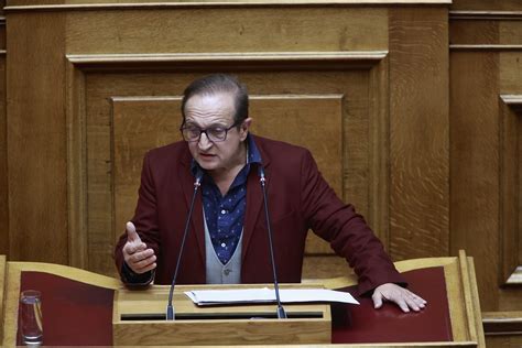 Μπιμπίλας στους ακροδεξιούς βουλευτές Να έρθει η εκκλησία να μας πει πόσοι είναι gay ιερείς